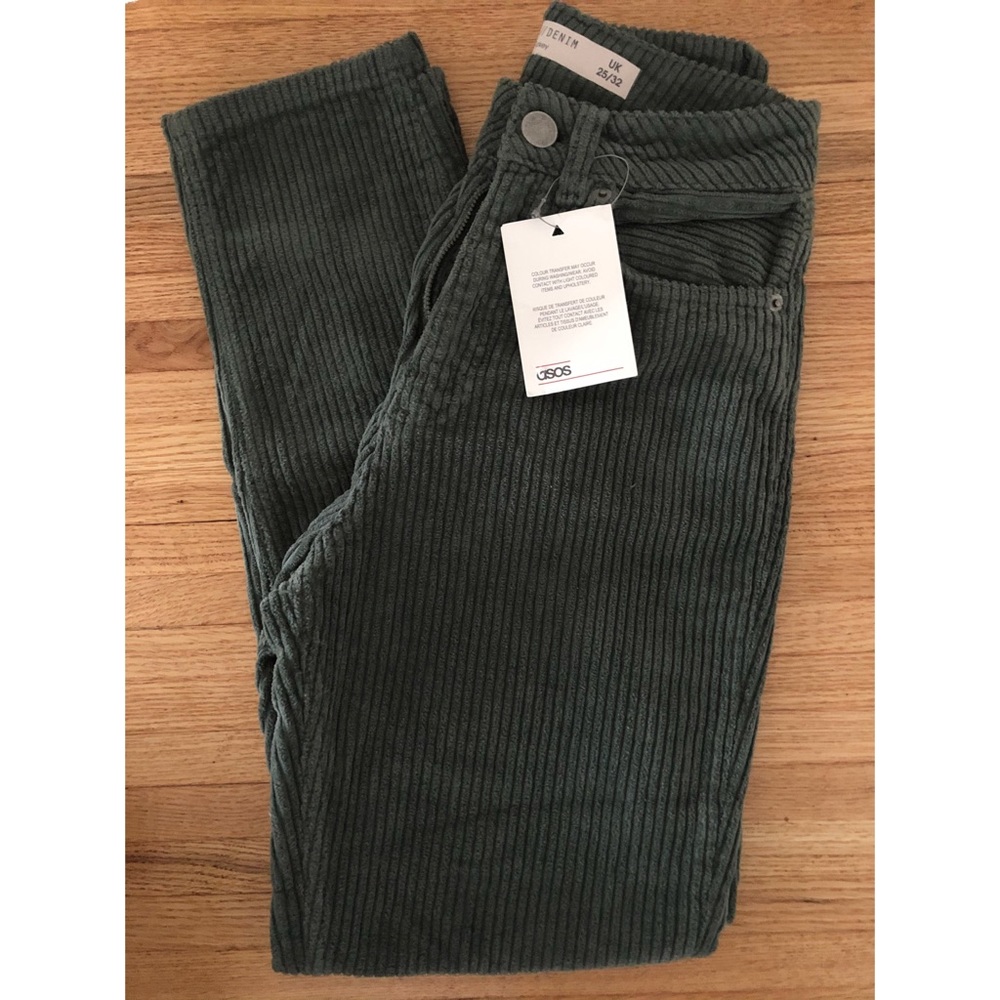 Sz 25 - ASOS DESIGN Ritson original mom jeans in jumbo cord